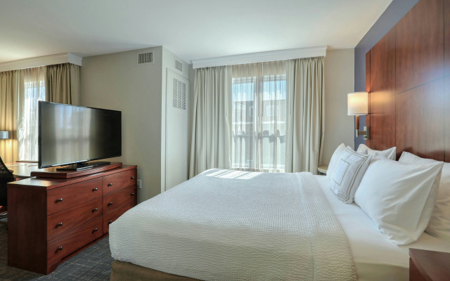 photo 3 of Residence Inn Woodbridge Edison/Raritan Center
