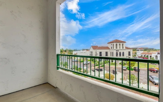 photo 5 of Resort Condo in Desirable Chandler. Tons of Amenities. Walk to Everything! 30 Night Min! by RedAwning