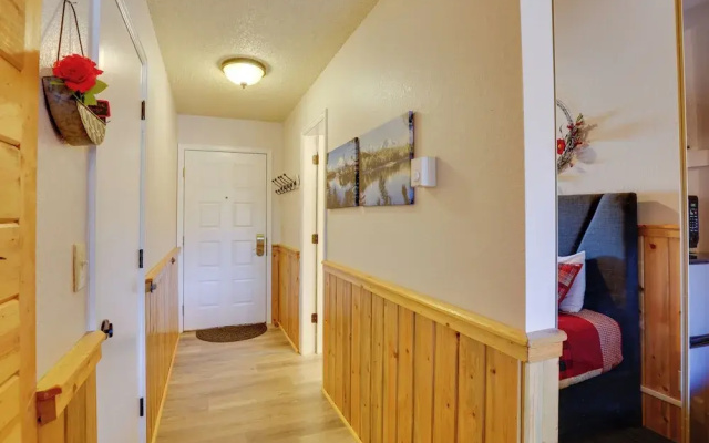 photo 4 of 2 Mi to Granby Ranch: Resort Studio w/ Pool Access