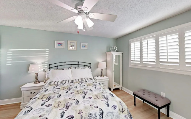 photo 2 of Resort-Style Unit 1113 - 2 Br Condo