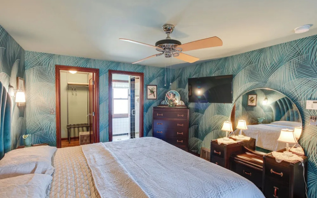 photo 4 of Retro-style Home in Ruston: Walkable Location!