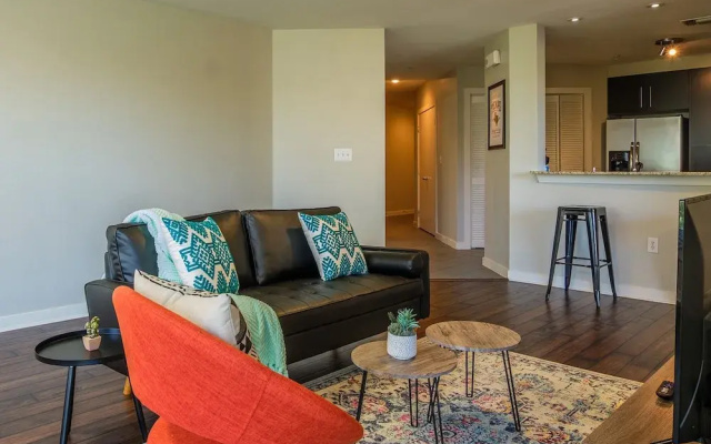 photo 3 of Reverchon Park Apartments by Frontdesk