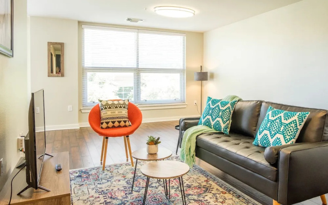 photo 4 of Reverchon Park Apartments by Frontdesk