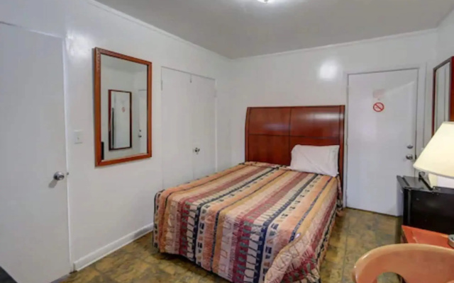 photo 4 of Richard's Hotel