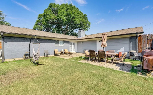 photo 3 of Texas Home w/ Yard: 2 Mi to Prairie Creek Park