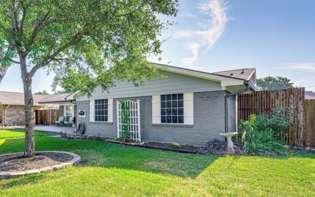 photo 4 of Texas Home w/ Yard: 2 Mi to Prairie Creek Park