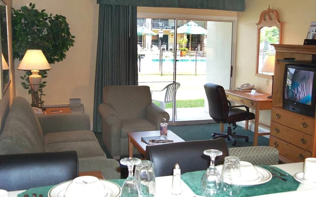 photo 4 of Richmond Suites