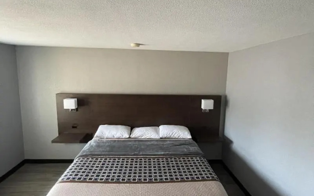 photo 2 of Ridge Motel