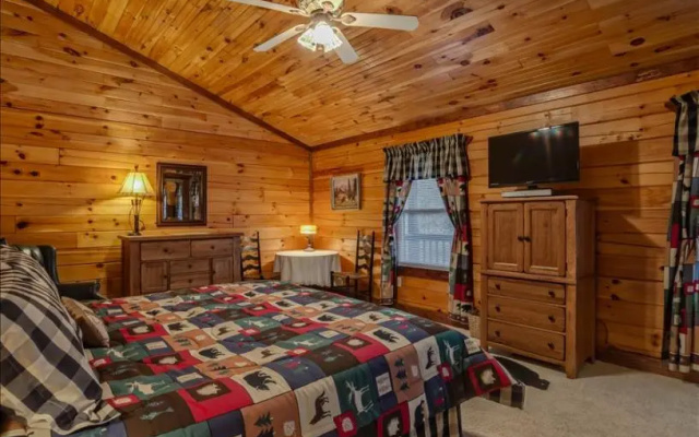 photo 2 of Ridge View Cabin - Fall Home Away From Home