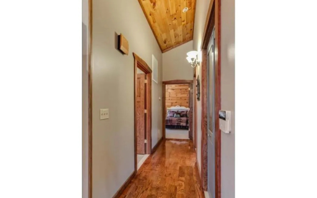 photo 3 of Ridge View Cabin - Fall Home Away From Home