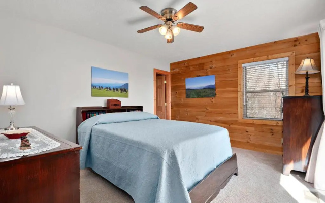 photo 2 of Ridgeview Cabin