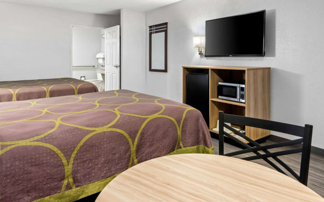 photo 4 of Super 8 by Wyndham Grand Prairie Southwest