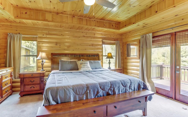 photo 4 of Riffle Run Cabin: River Access, Hot Tub, Game Room
