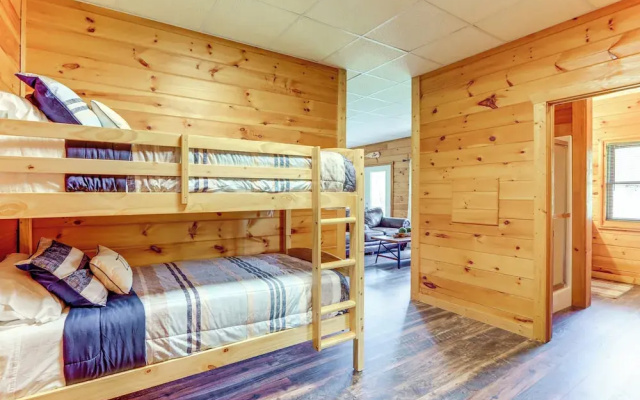 photo 5 of Riffle Run Cabin: River Access, Hot Tub, Game Room