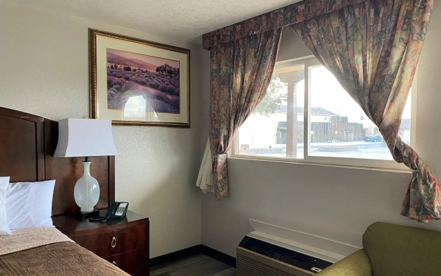 photo 3 of Travelodge by Wyndham Farmington Hwy 64