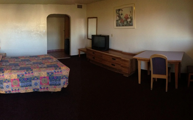 photo 4 of Travelodge by Wyndham Farmington Hwy 64