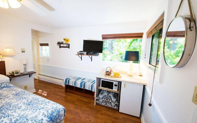 photo 2 of Inn on the Russian River