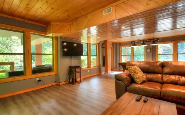 photo 2 of Rippling Waters Lodge 3 Bedroom Cabin by RedAwning