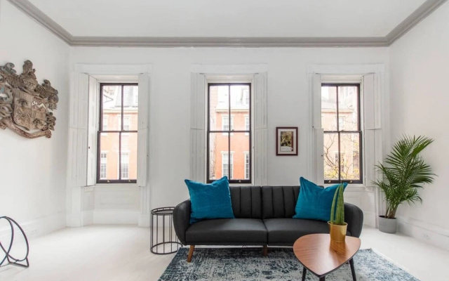 photo 4 of Rittenhouse Gem - One Bedroom w Patio and Parking