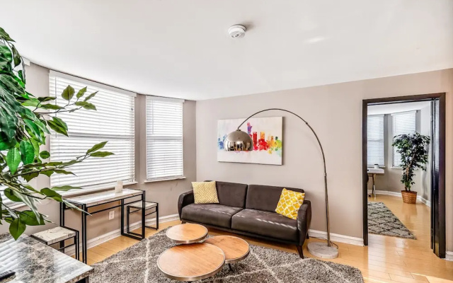 photo 2 of Rittenhouse Square 2BR Apartment