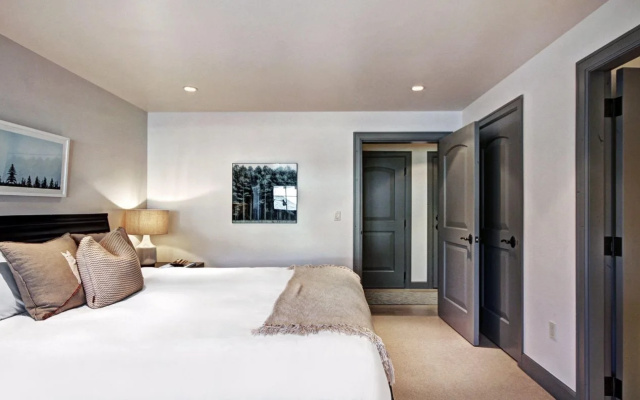 photo 4 of Vail Resorts Legendary Lodging at Ritz-Carlton Residences