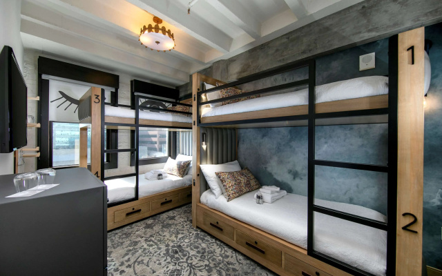 photo 3 of The Wayfarer Downtown LA, Tapestry Collection by Hilton