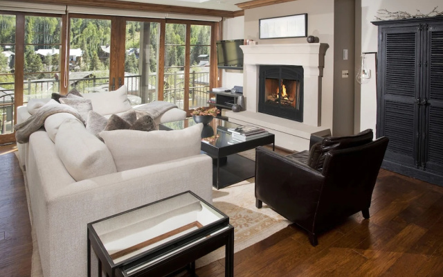 photo 3 of The Ritz-Carlton Residences by Berkshire Hathaway HomeServices