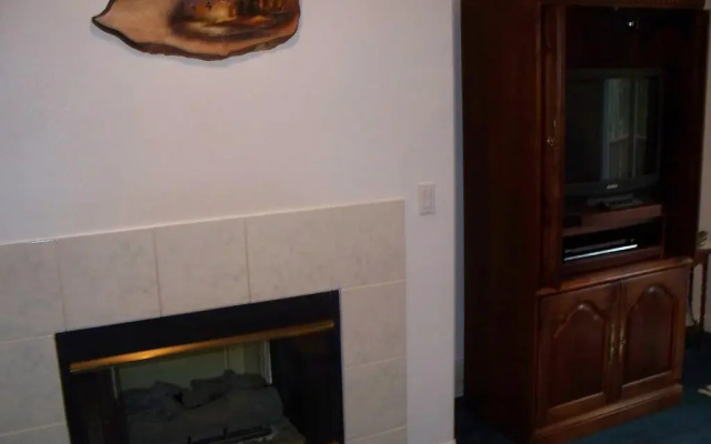 photo 2 of River Cove Elegant Waterfront Bed & Breakfast
