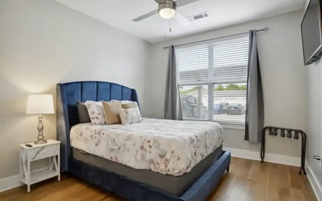 photo 3 of River House Apartments