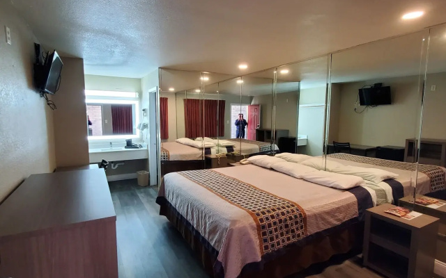 photo 3 of River Inn Motel