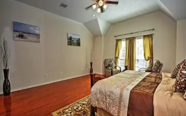 photo 2 of River Oak Retreat