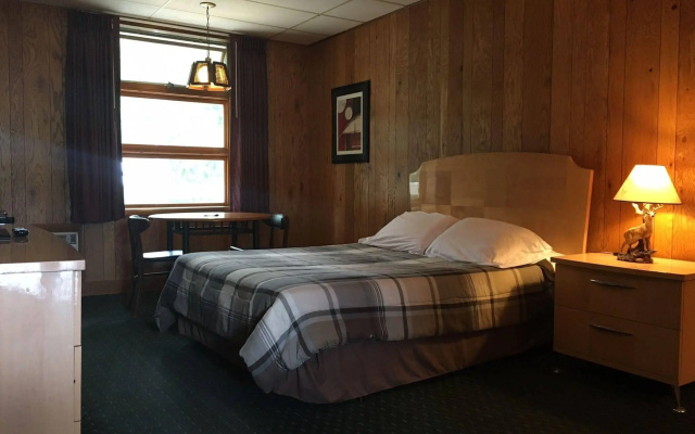 photo 4 of River Point Lodge