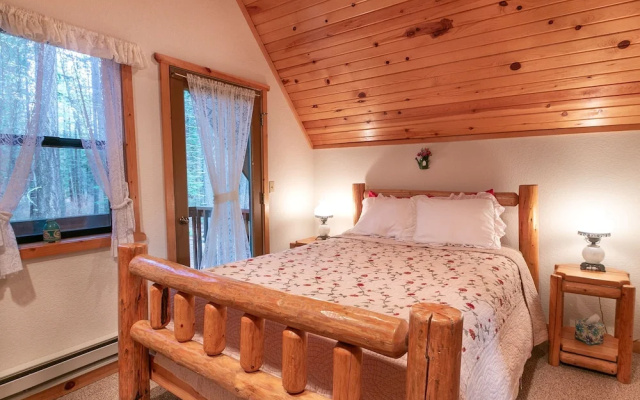 photo 2 of River Road Retreat Apartment 3 NW Comfy Cabins