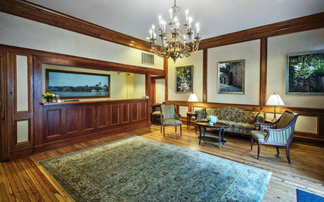 photo 2 of River Street Inn