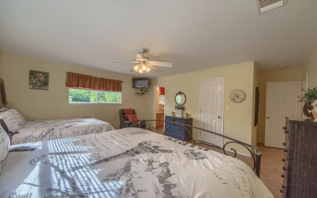 photo 3 of River Vista Ww G302 2 Bedroom Condo by RedAwning