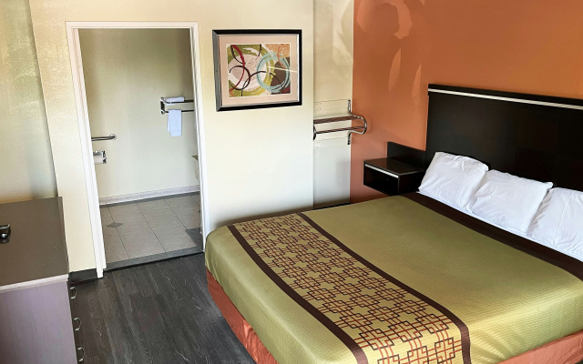 photo 3 of Rivera Inn & Suites Motel Pico Rivera