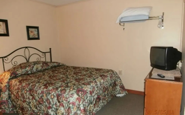 photo 5 of Riverbend Lodging