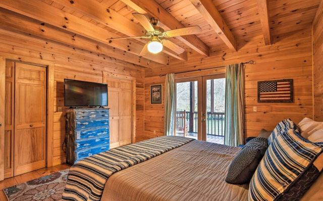 photo 3 of 'riverbend Reserve' Cabin w/ Yard + Fire Pit!