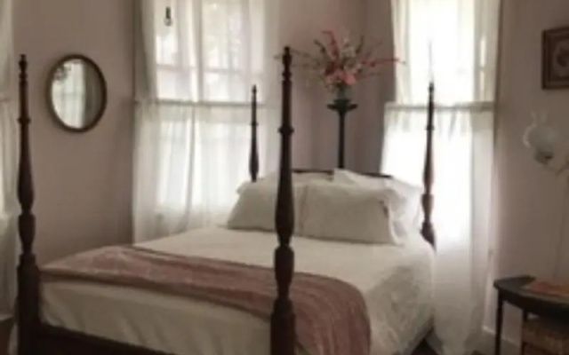photo 5 of Riverboat Bed & Breakfast