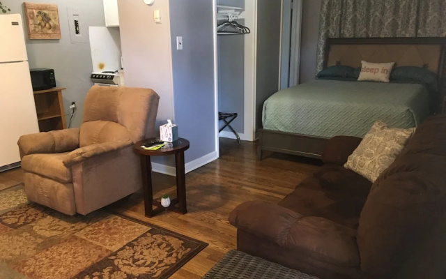 photo 3 of Riverdale Inn