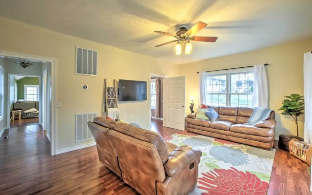 photo 4 of Riverfront Arkansas Retreat Near Fishing & Hiking!