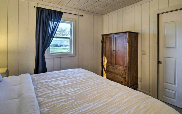 photo 2 of Riverfront Dixon, Illinois, Vacation Rental!