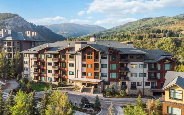 photo 2 of Riverfront Lodge 1 Bedroom Next to the Westin Gondola