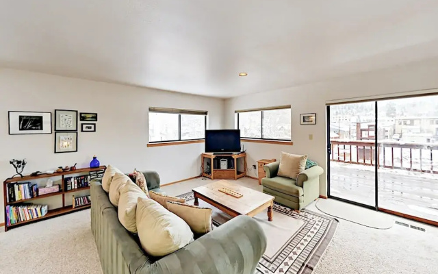 photo 2 of Riverfront Retreat - 3 Br Home
