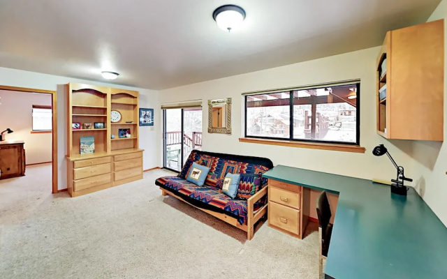 photo 3 of Riverfront Retreat - 3 Br Home