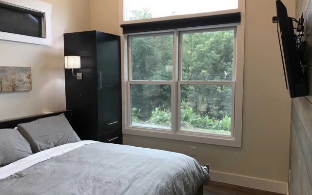 photo 3 of Rivers Edge 1 Bedroom 1 Bathroom Cabin