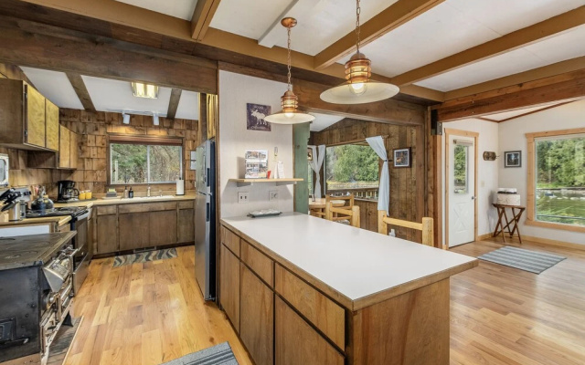 photo 2 of Rivers Edge 2 Bedroom Home by NW Comfy Cabins by RedAwning