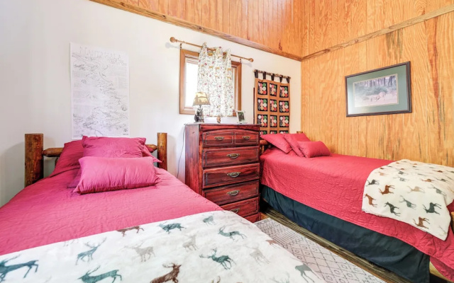 photo 4 of Unwind By Fire! Creekside Whittier Cabin w/ Deck