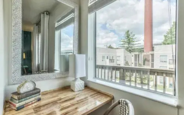 photo 2 of Riverside Condo Near Downtown by RedAwning
