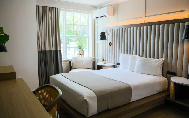 photo 2 of Riverside Hotel